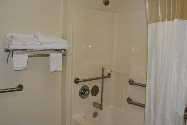 Travelodge by Wyndham Montgomery East image 18