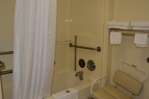 Travelodge by Wyndham Montgomery East image 27