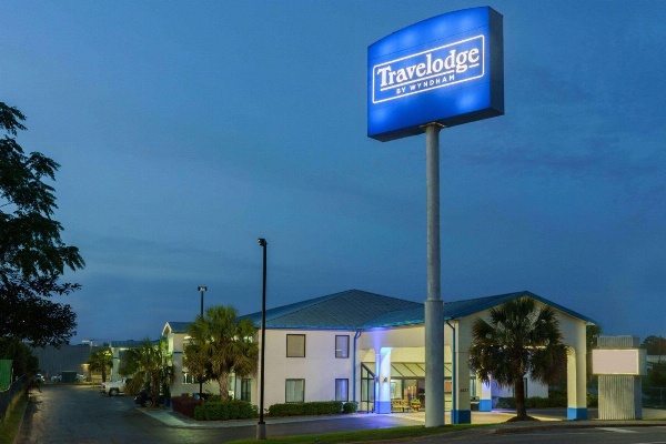 Travelodge by Wyndham Montgomery East image 3