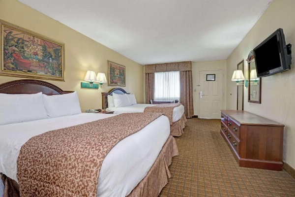 Travelodge by Wyndham Montgomery East image 30