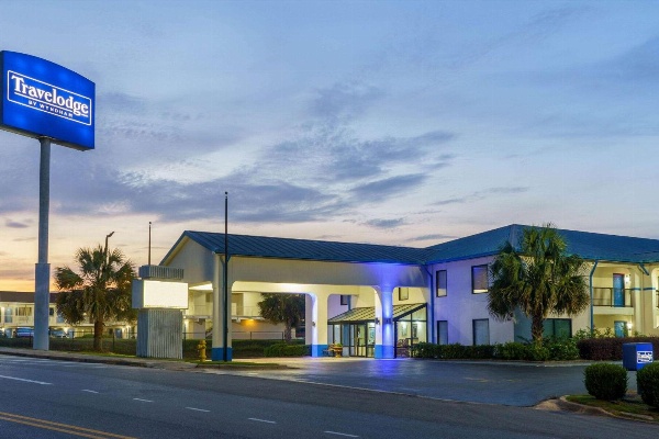 Travelodge by Wyndham Montgomery East image 4