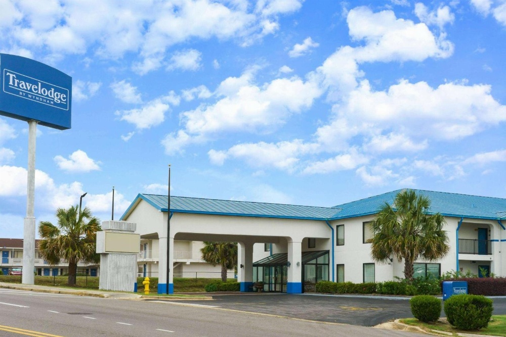 Travelodge by Wyndham Montgomery East Main image